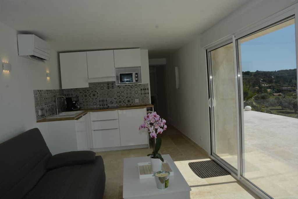 La Venturonne Appartement Neuf Rez De Jardin 45 M2 Vue Mer Et Vignes 10 Mn Des Plages Ле-Боссе Экстерьер фото